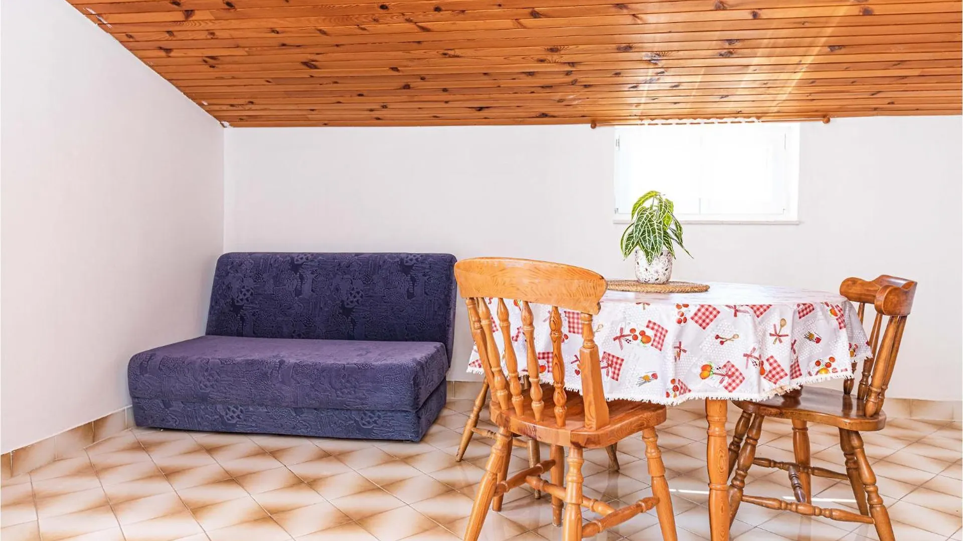 1 Bedroom Gorgeous Apartment In Okrug Donji Donji Okrug  كرواتيا