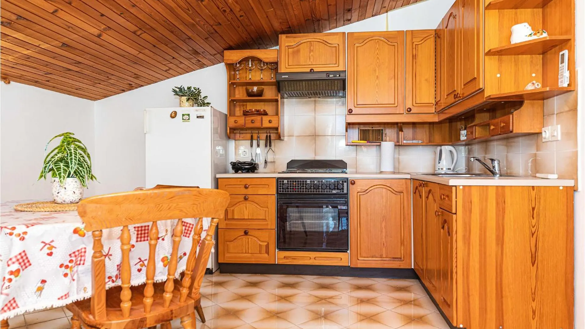 1 Bedroom Gorgeous Apartment In Okrug Donji Donji Okrug  كرواتيا